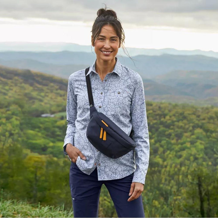 Orvis Tech Chambray Work Shirt Women's in Blue Fog